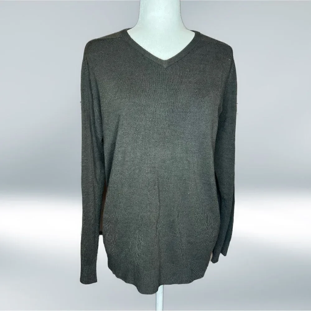 Mark & Spencer v neck knit long sleeved top size Small